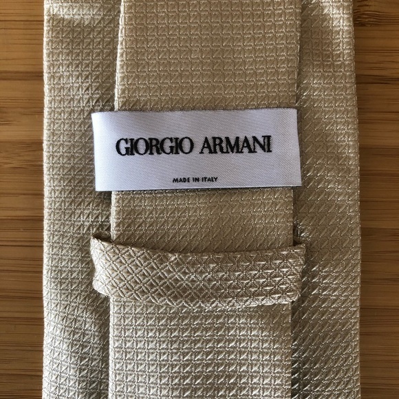 Giorgio Armani Silk Tie In Beautiful Cream! - Picture 1 of 6